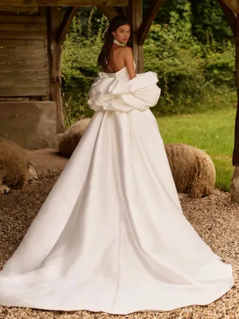 Milla Nova Onyxelle #3 backface vertical thumbnail