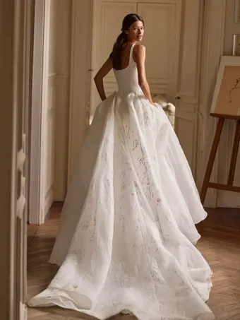 Milla Nova Valeris #1 default backface vertical thumbnail