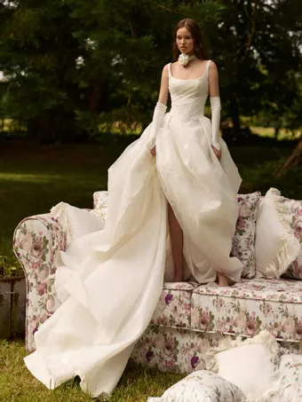 Milla Nova Valeris #3 frontface vertical thumbnail