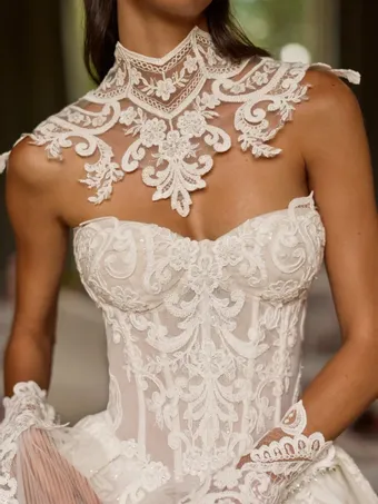 Milla Nova Zeira #3 frontface vertical cropped thumbnail