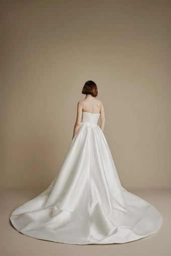 La Premiere Colette #2 default backface vertical thumbnail