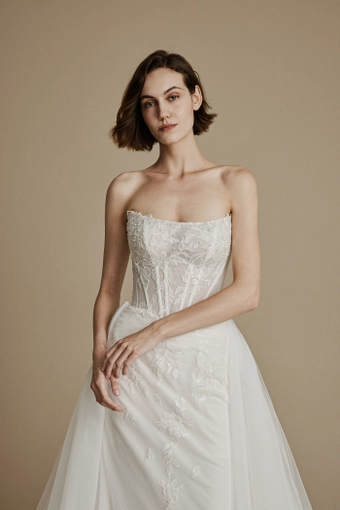 La Premiere Calliope #5 frontface vertical cropped thumbnail