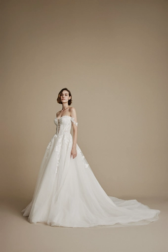 La Premiere Callie #1 frontface vertical thumbnail