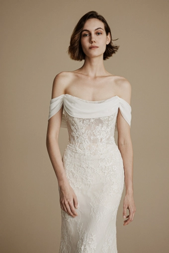 La Premiere Cassia #3 frontface vertical cropped thumbnail