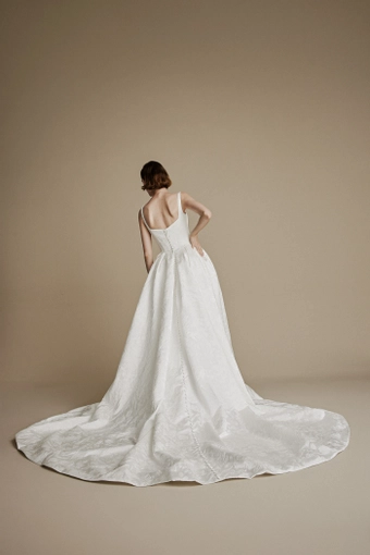 La Premiere Cosima #2 default backface vertical thumbnail