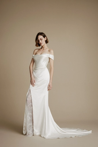 La Premiere Carmen #1 frontface vertical thumbnail