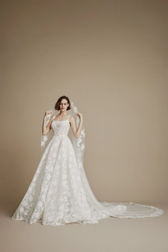 La Premiere Clover #1 frontface vertical thumbnail