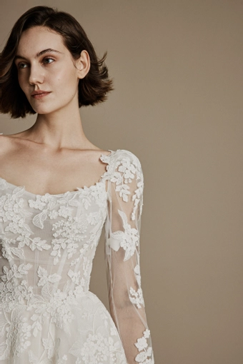 La Premiere Clover #5 frontface vertical cropped thumbnail