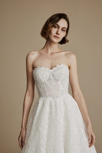 La Premiere Clarissa #3 frontface vertical cropped thumbnail