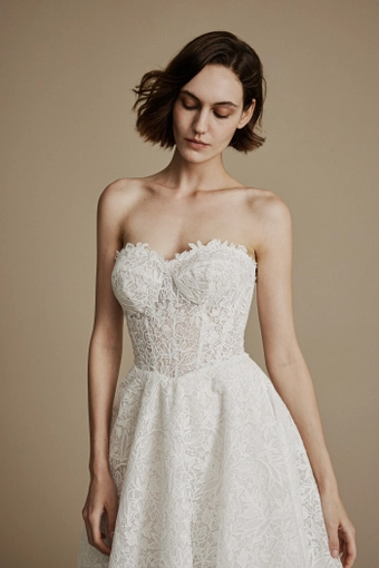 La Premiere Clarissa #4 frontface vertical cropped thumbnail