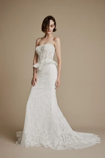 La Premiere Cassidy #4 frontface vertical thumbnail