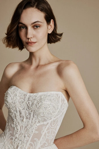 La Premiere Cassidy #9 frontface vertical cropped thumbnail