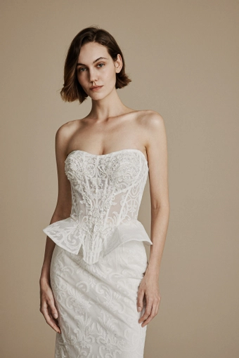 La Premiere Cassidy #7 frontface vertical cropped thumbnail