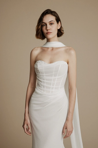 La Premiere Calista #3 frontface vertical cropped thumbnail