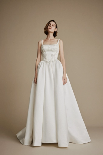 La Premiere Calluna #0 default frontface vertical thumbnail