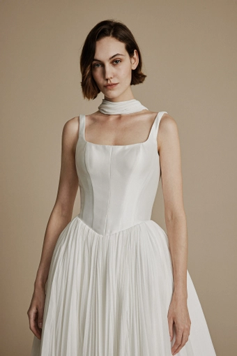 La Premiere Cecil #3 frontface vertical cropped thumbnail