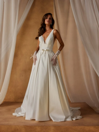 Madi Lane Navy #1 frontface vertical thumbnail