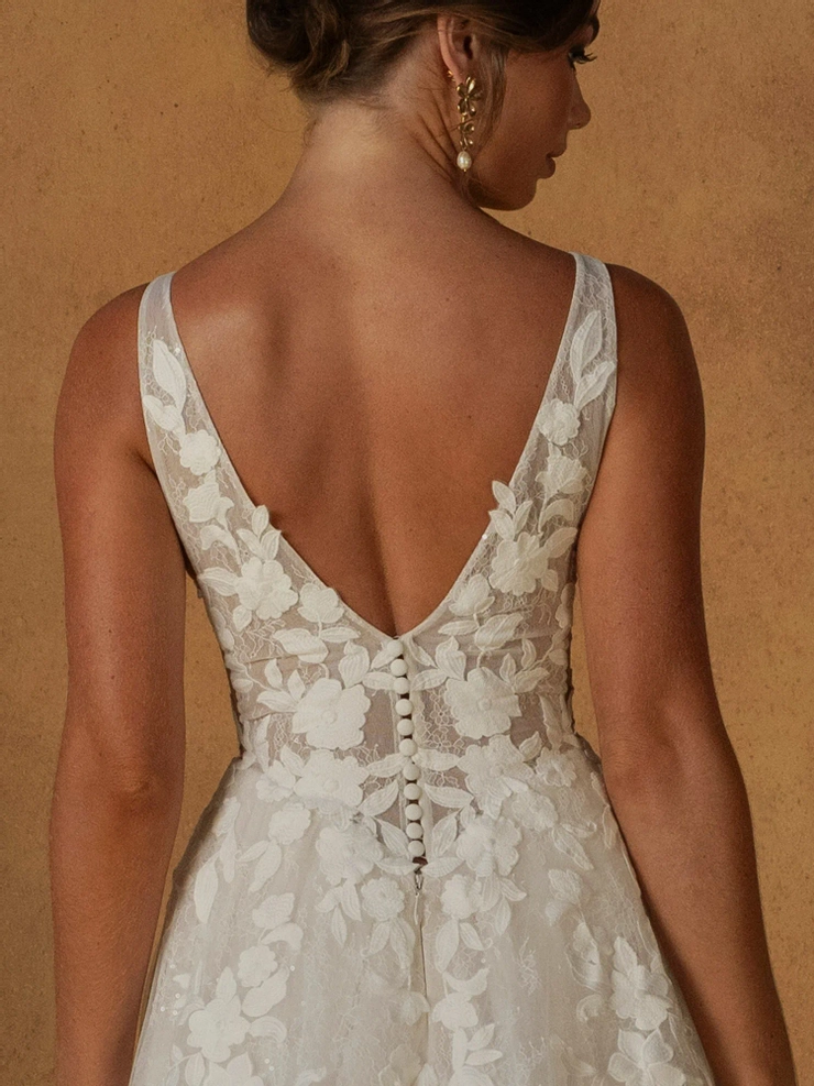 Madi Lane ML26059 #4 backface vertical cropped picture