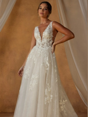 Madi Lane Neely #4 frontface vertical cropped thumbnail