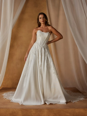 Madi Lane Nero #4 frontface vertical thumbnail