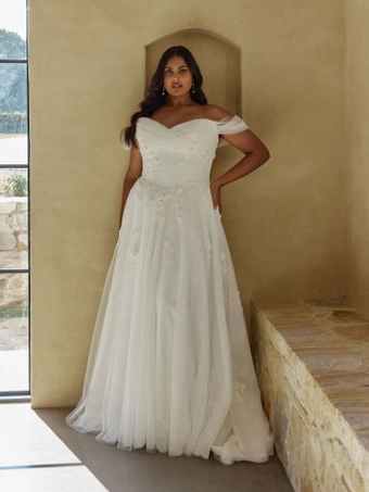 Madi Lane Nessa #5 frontface vertical thumbnail