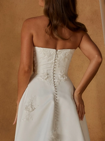 Madi Lane Nesta #7 backface vertical cropped thumbnail