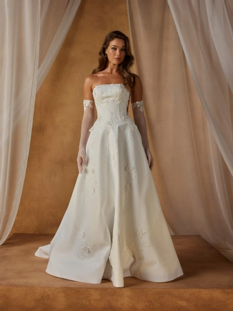 Madi Lane Nesta #1 frontface vertical thumbnail