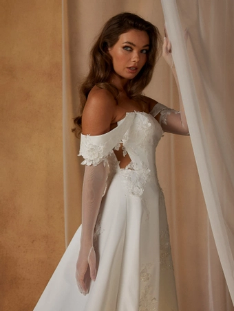 Madi Lane Nesta #5 frontface vertical cropped thumbnail