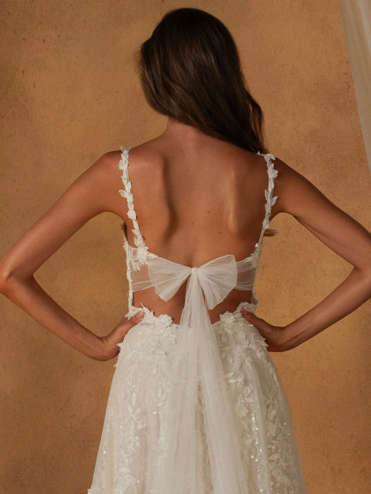 Madi Lane ML26035 #5 backface vertical cropped picture