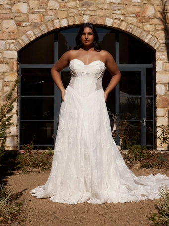 Madi Lane Nivaya #6 frontface vertical thumbnail