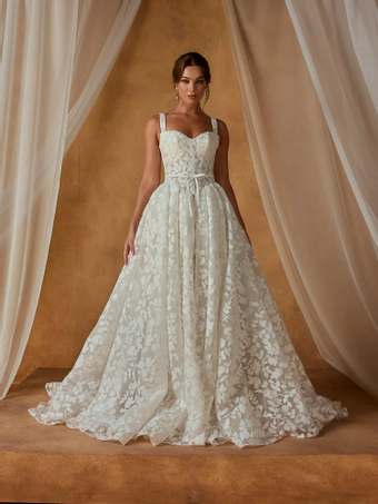 Madi Lane Noble #0 default frontface vertical thumbnail