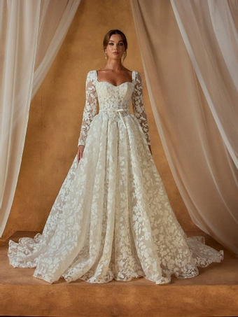 Madi Lane Noble #1 frontface vertical thumbnail