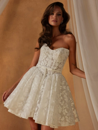 Madi Lane Noble Mini #1 frontface vertical thumbnail