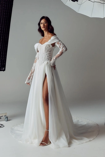 Evie Young Cherie #5 frontface vertical thumbnail