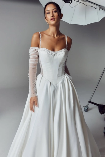 Evie Young Style #EY711 #3 frontface vertical cropped thumbnail