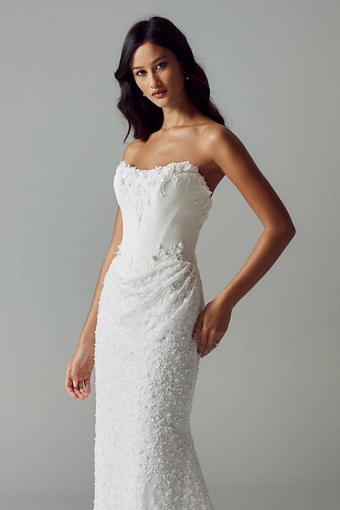 Evie Young Rikki #9 frontface vertical cropped thumbnail