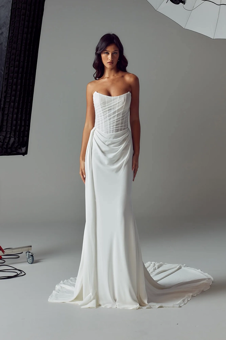 Evie Young EY700 #1 frontface vertical picture