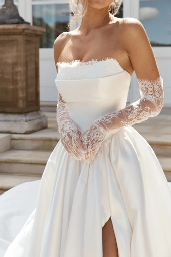 Jane Hill Audrey #9 frontface vertical cropped thumbnail