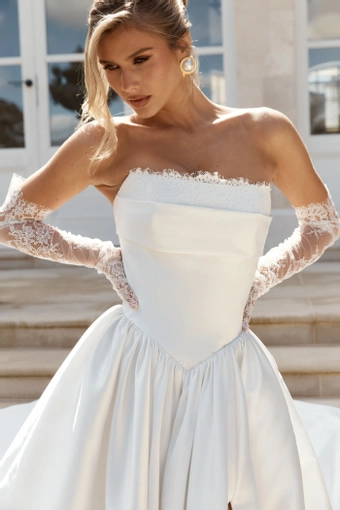 Jane Hill Audrey #10 frontface vertical cropped thumbnail