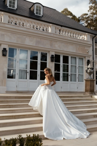 Jane Hill Bateman #10 backface vertical thumbnail