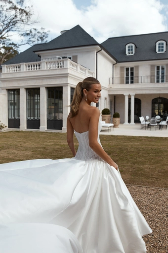 Jane Hill Bateman #14 backface vertical cropped thumbnail