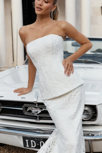 Jane Hill Dion Set #6 frontface vertical cropped thumbnail