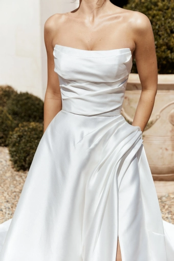 Jane Hill Edwards #6 frontface vertical cropped thumbnail