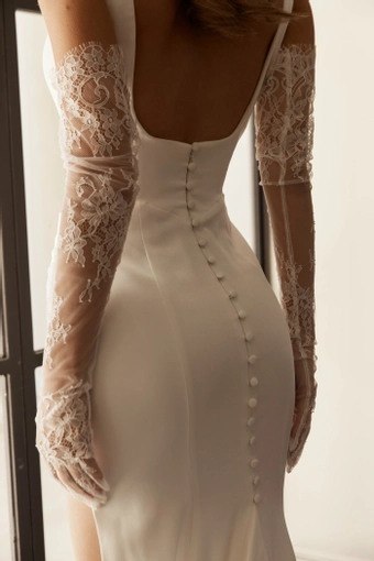 Jane Hill Livingston #10 backface vertical cropped thumbnail