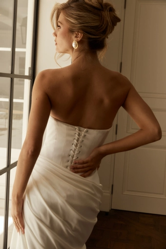 Jane Hill Mont Blanc #14 backface vertical cropped thumbnail