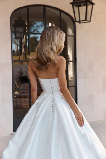 Jane Hill Rose #8 backface vertical cropped thumbnail