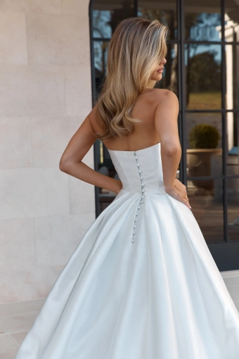 Jane Hill Rose #6 backface vertical cropped thumbnail