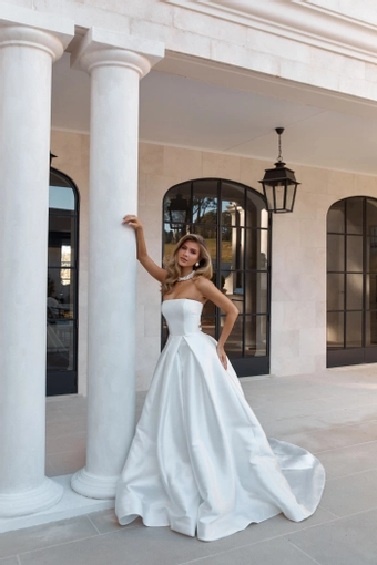 Jane Hill Rose #1 frontface vertical thumbnail