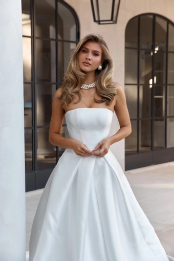 Jane Hill Rose #4 frontface vertical cropped thumbnail