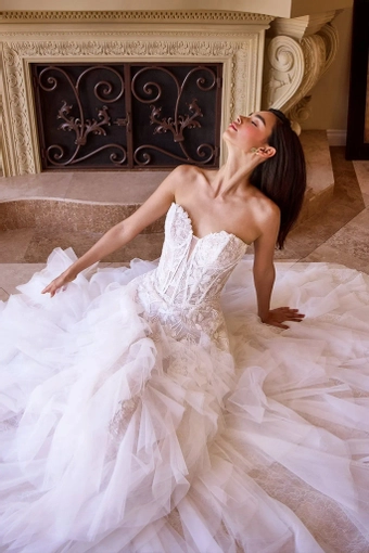 Andrea & Leo Couture WL016 #6 frontface vertical cropped thumbnail